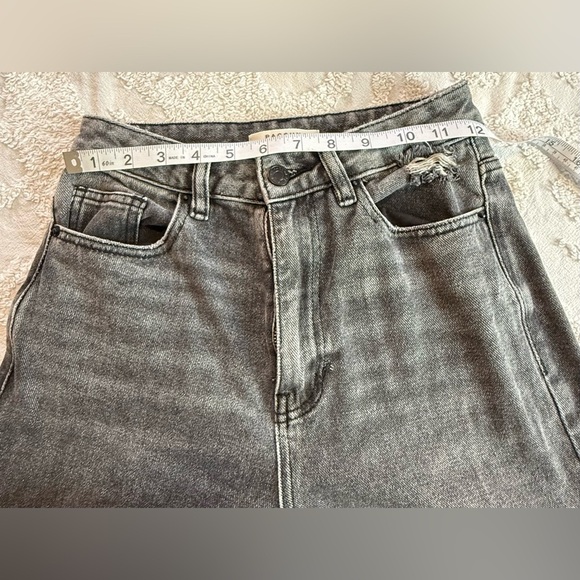 Gray Distressed Women's Jeans - Picture 5 of 5